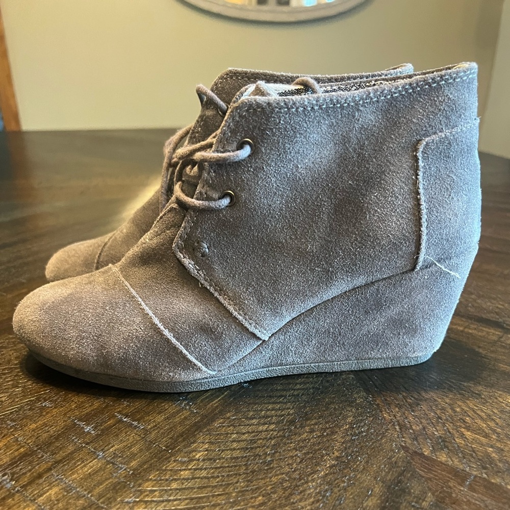 Toms wedge booties